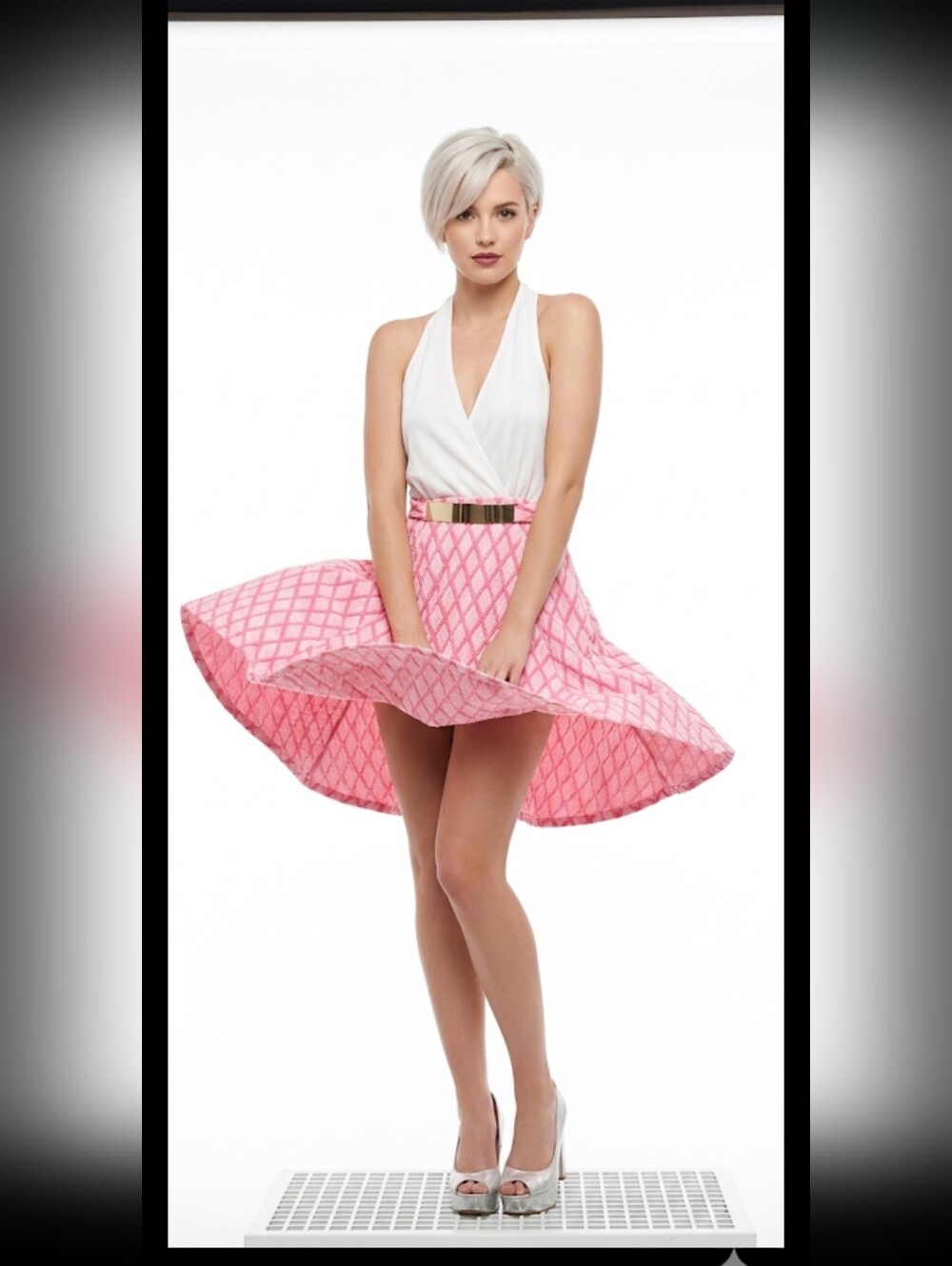 Klaxons 90s Marilyn Fit Flare Halter Dress S Barbiecore #2700